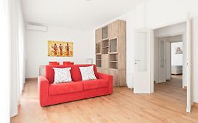 Santa Rita Roomy Apartments